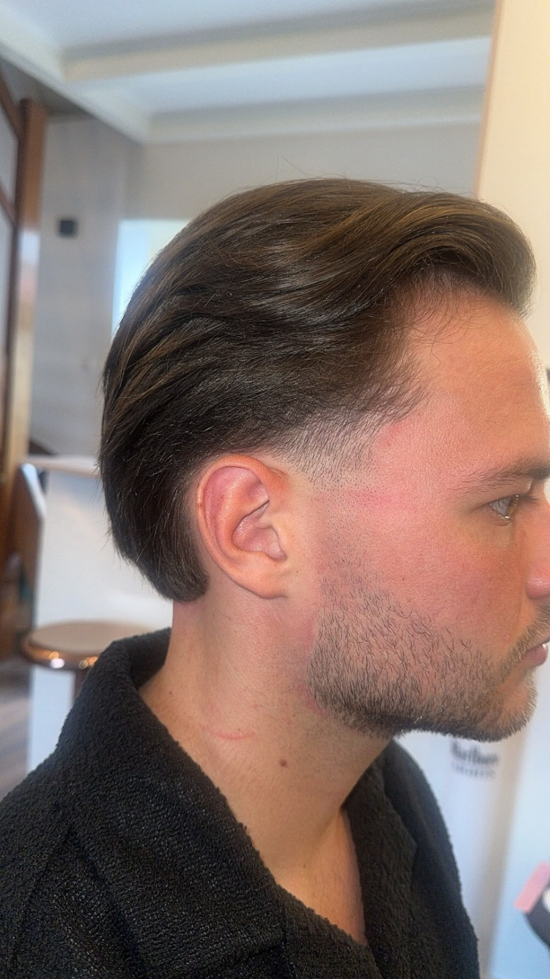 Slick back kapsel met opgeschoren contouren door Marcu(t)s